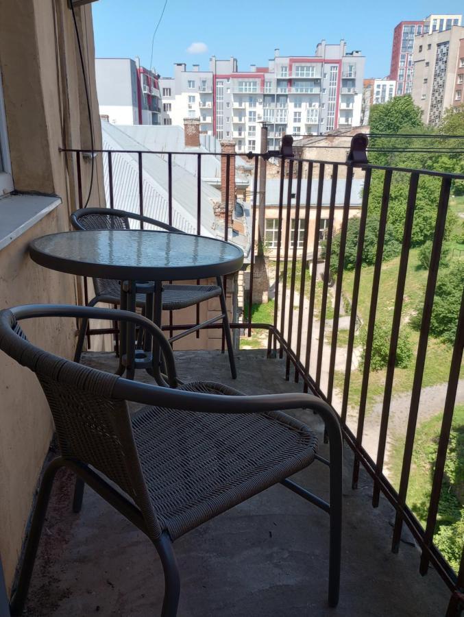 Apartment On Khorvatska Street 利沃夫 外观 照片