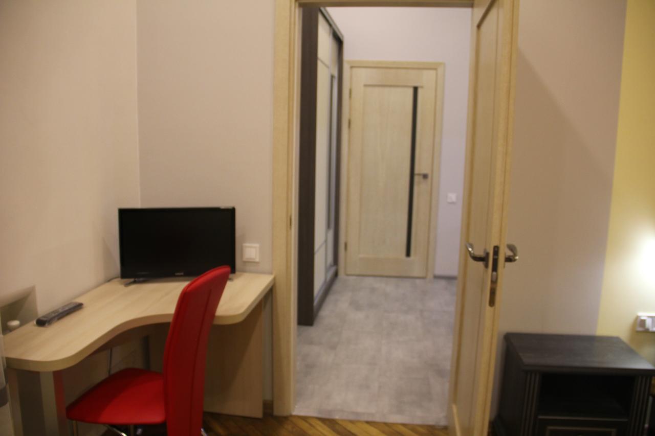 Apartment On Khorvatska Street 利沃夫 外观 照片