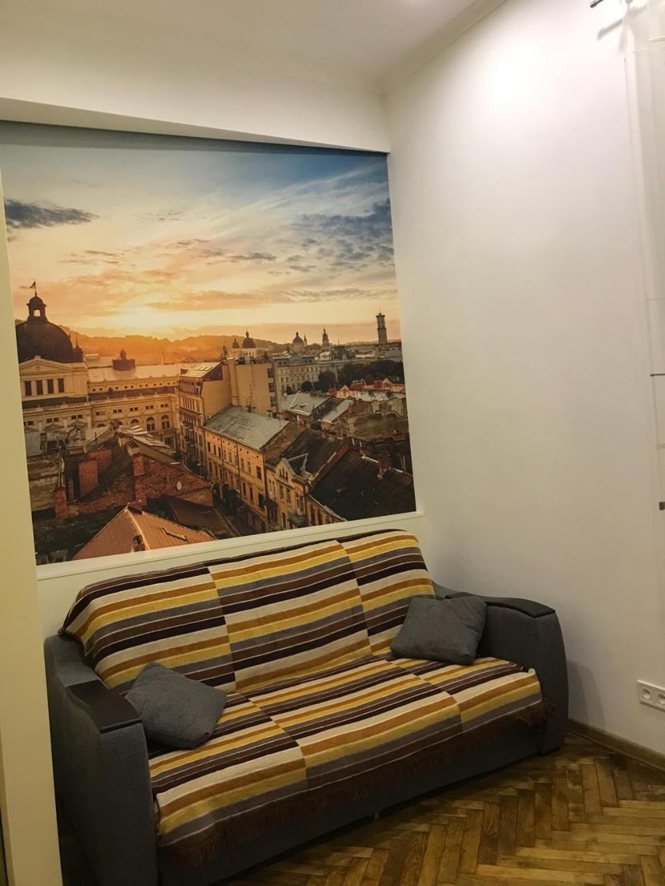 Apartment On Khorvatska Street 利沃夫 外观 照片