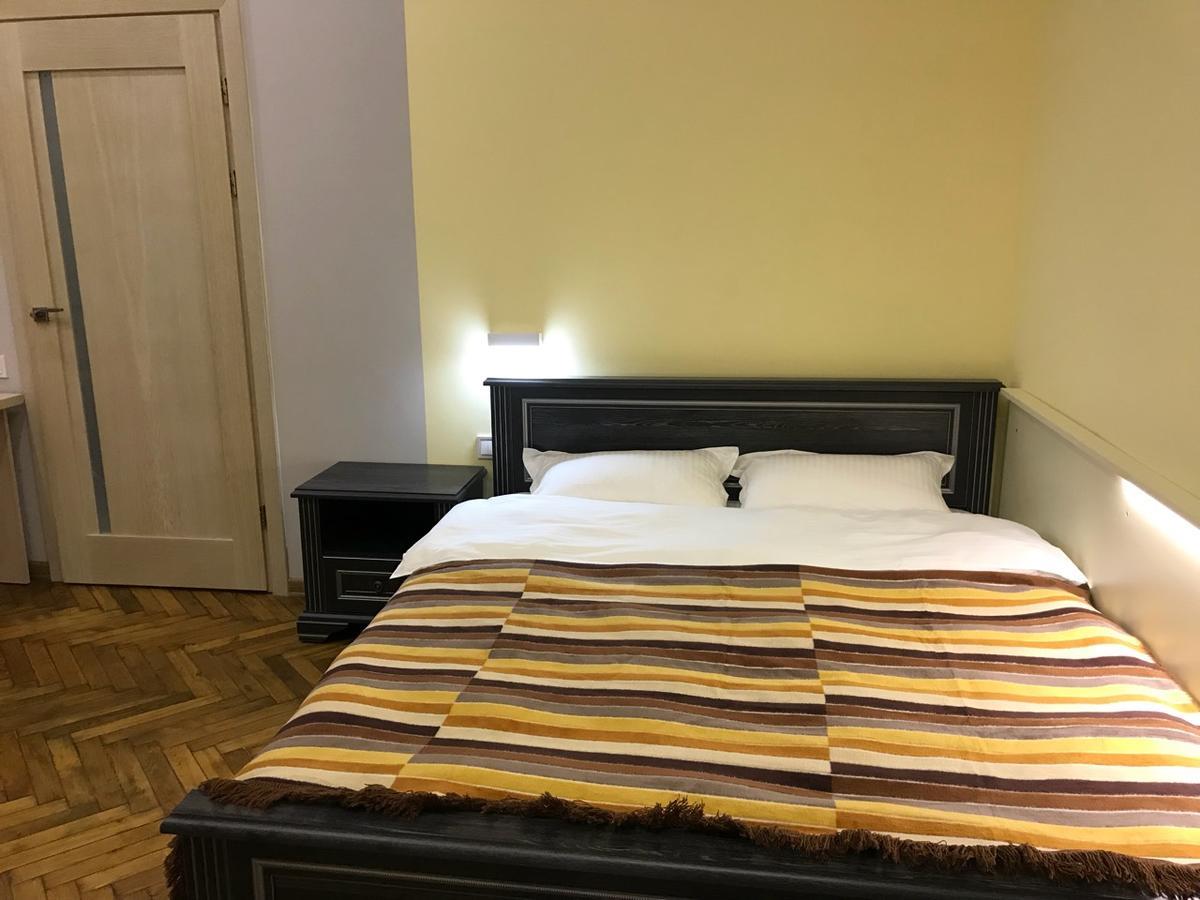 Apartment On Khorvatska Street 利沃夫 外观 照片