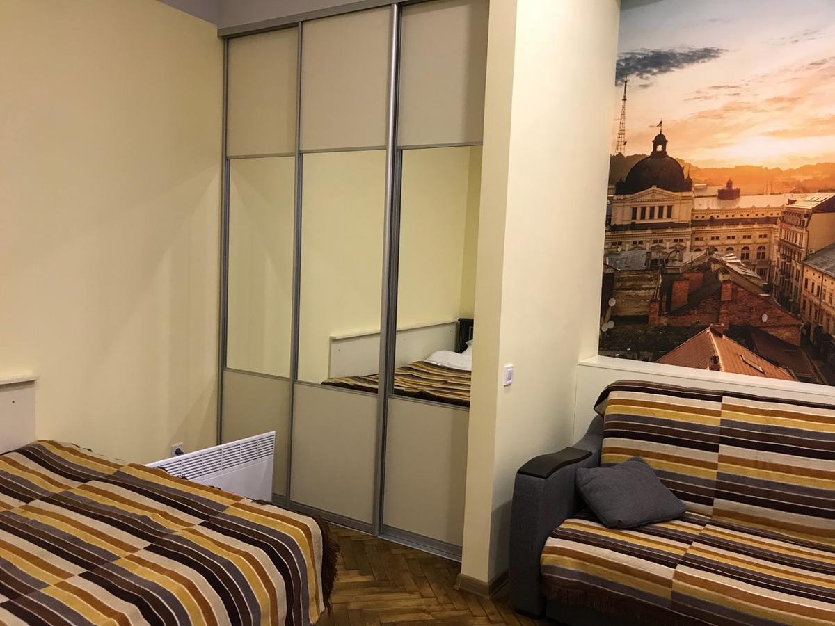 Apartment On Khorvatska Street 利沃夫 外观 照片
