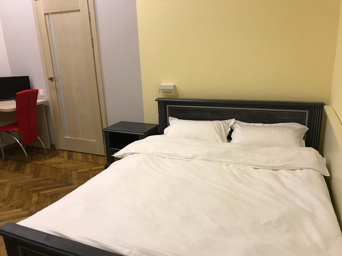 Apartment On Khorvatska Street 利沃夫 外观 照片